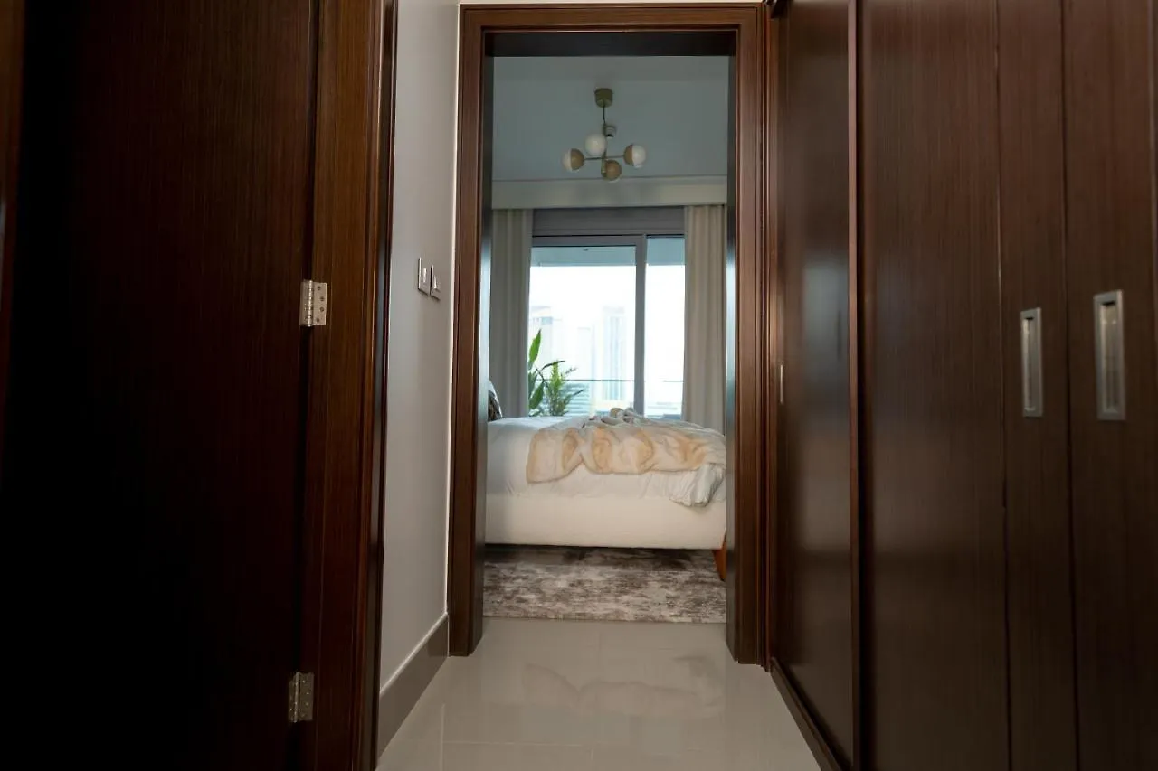 Majestay - Luxury Living Dubai Apartment