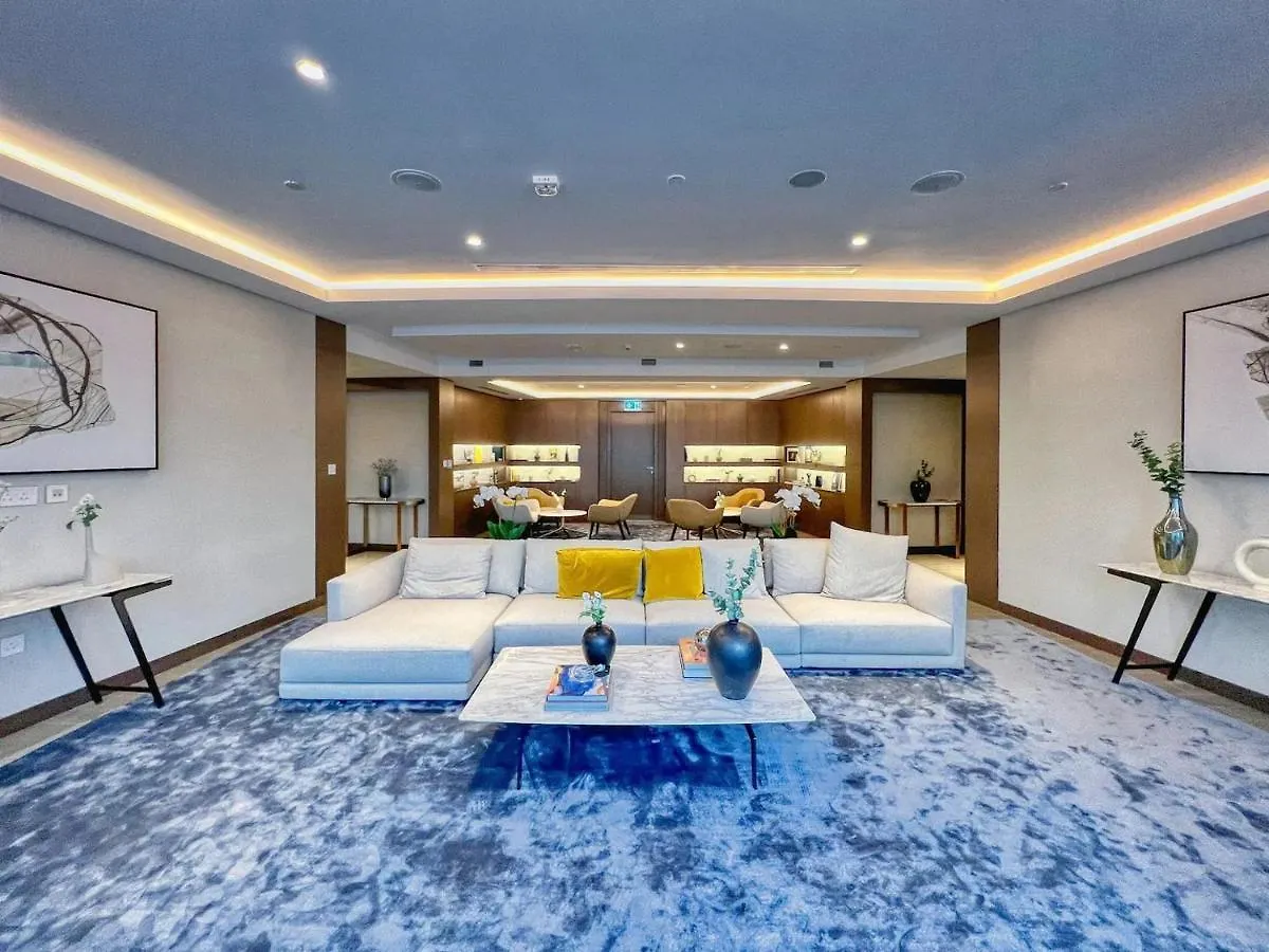 Majestay - Luxury Living Dubai Apartment