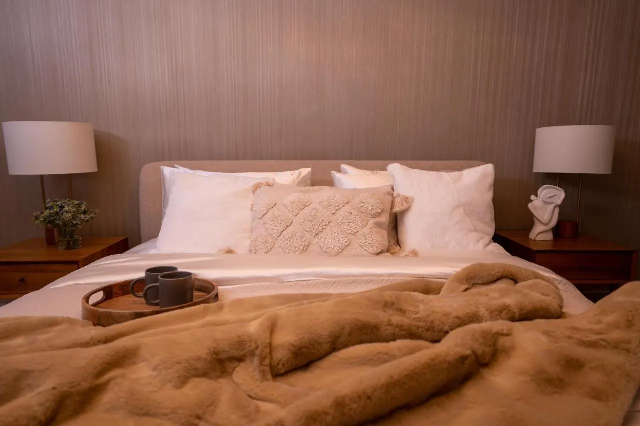 Majestay - Luxury Living 두바이 0*,