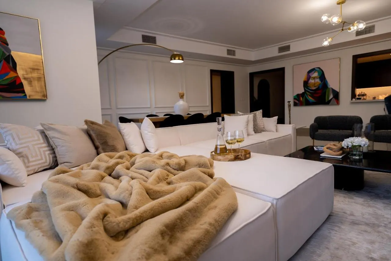 Majestay - Luxury Living 두바이 아파트